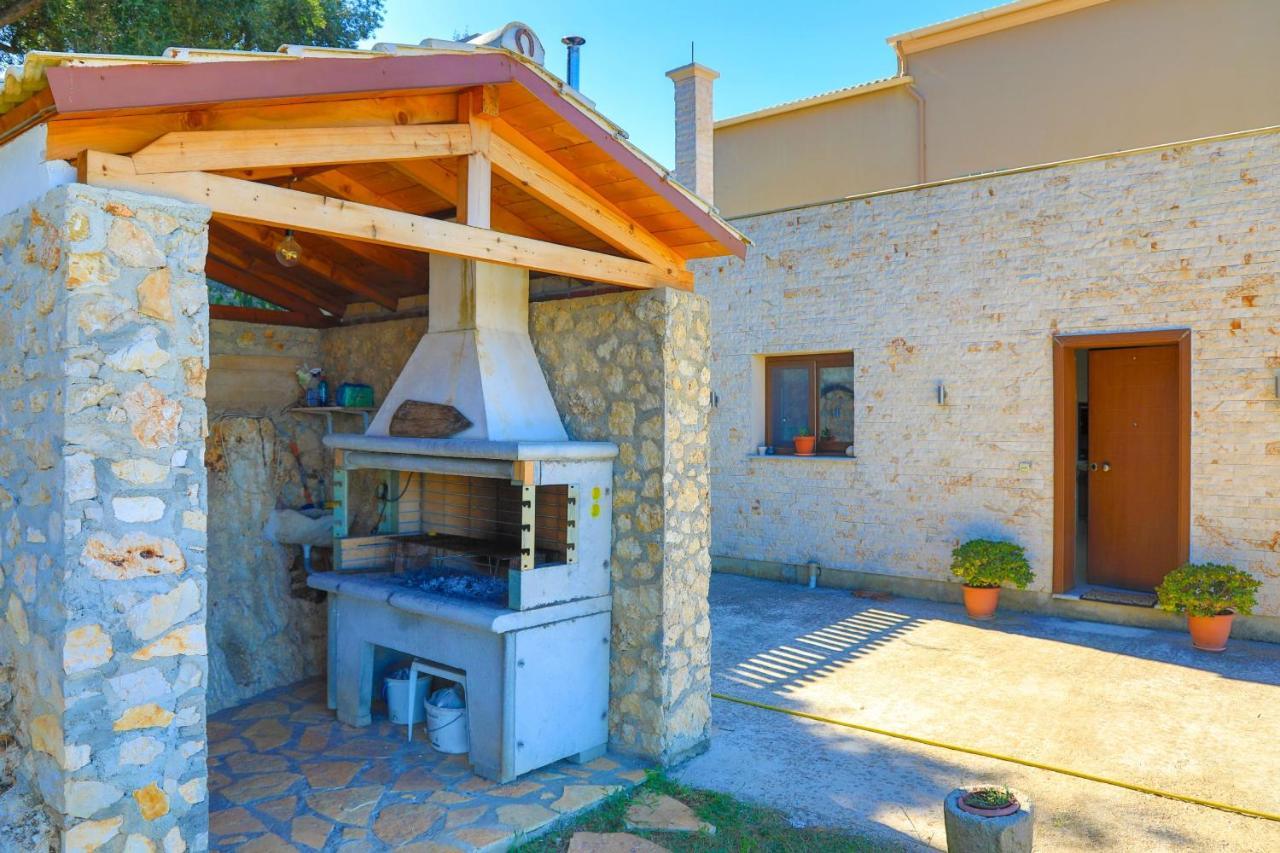 אצ'ארבי Villa Dersea מראה חיצוני תמונה